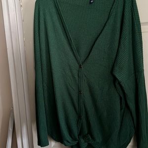 Green long sleeved top.  Sz 2x